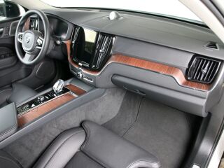 Volvo XC60 AWD ULTIMATE DARK LUXURY XENIUM FULL 2.0 B5 KERS Mild Hybrid 184kW