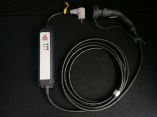 Mitsubishi Outlander Instyle Plus 4WD 2.4 PHEV 225кВ