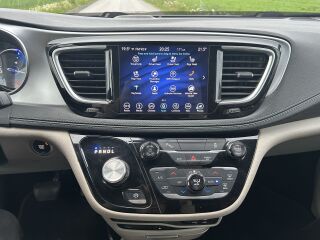 Chrysler Pacifica Limited 3.6 214kW