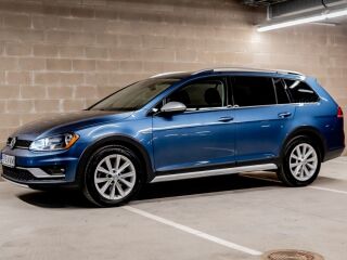 Volkswagen Golf Alltrack 1.8 R4 132кВ