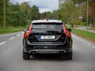 Volvo V60 SUMMUM AWD TWIN ENGINE PLUG IN HYBRID FACELIFT 2.4 162kW