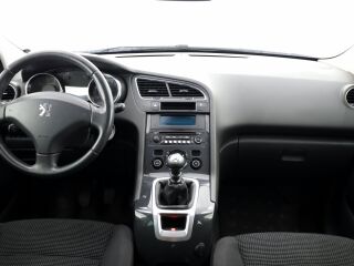 Peugeot 5008 Elegance 1.6 115kW