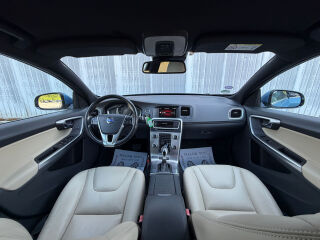 Volvo V60 Plug-In Hybrid AWD 2.4 D6 AWD 158кВ