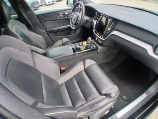 Volvo V60 T6 AWD R-DESIGN RECHARGE 2.0 251kW