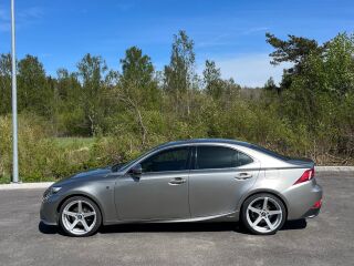 Lexus IS 300h F-Sport look 2.5 133kW