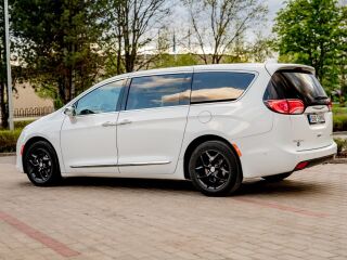 Chrysler Pacifica Limited 3.6 214kW