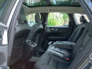 Volvo XC60 4C Inscription Intelli PRO Xenium Sky 2.0 B5 AWD KERS MHEV Kerghübriid 183kW