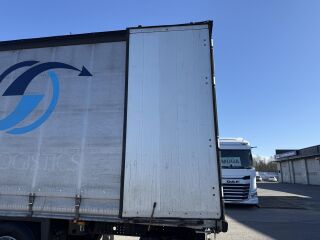 Schmitz Semitrailer Curtainsider Standard