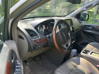 Chrysler Town & Country 3.6 211кВ