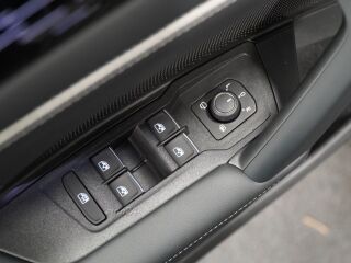 Volkswagen Tiguan Elegance 4Motion 2.0 150кВ