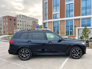 BMW X7 M-Sportpakett Individual 3.0 195kW