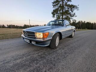 Mercedes-Benz 560 5.5 V8 169kW