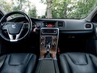 Volvo V60 Cross Country Summum 2.0 110кВ