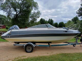 Four Winns 205 SUNDOWNER 3.3 Yamaha 225 hj V6 4-takti 165kW