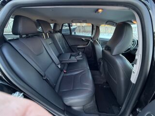 Volvo V60 Momentum Facelift EU6 2.0 R4 D4 TDI 140kW
