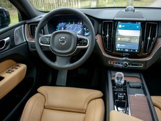 Volvo XC60 AWD B5 Ultimate DARK Intelli PRO Xenium Fullo 2.0 B5 MHEV Kerghübriid 184кВ