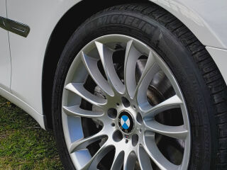 BMW 750 M-Sport 4.4 V8 330kW