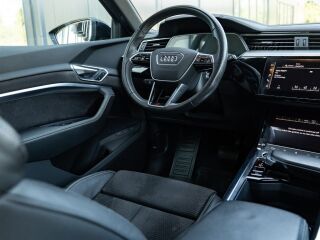 Audi e-tron 55 S-Line Quattro 300kw 300kW