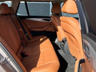 BMW 530 xDrive Touring Individual 3.0 195kW