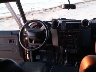 Land Rover Defender 2.4 90kW