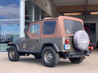 Jeep Wrangler Sahara Edition 4.2 R6