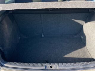 Volkswagen Golf 1.6 BGU BSE 75kW