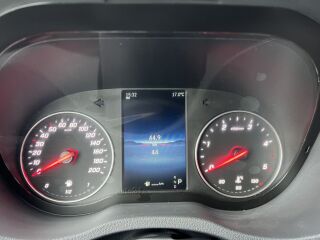 Mercedes-Benz Sprinter 519CDI 22+1+1 2.0 R4 140kW