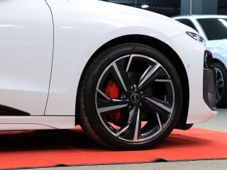 Audi A6 e-tron Avant Audi Exclusive 270kW