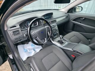 Volvo V70 Momentum Black Solid 2.0 88kW