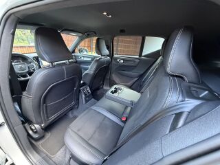 Volvo XC40 R-DESIGN INTELLI SAFE PRO GEARTRONIC RECHARGE 1.5 T5 Twin-Engine PLUG-IN-HYBRID 60 + 132kW
