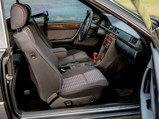 Mercedes-Benz 300 3.0 132kW