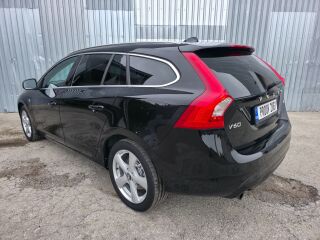 Volvo V60 Ocean Race Onyx Black 2.0 88кВ