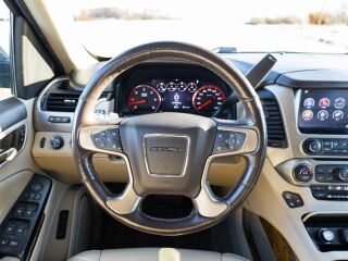 GMC Yukon DENALI 6.2 V8 313kW
