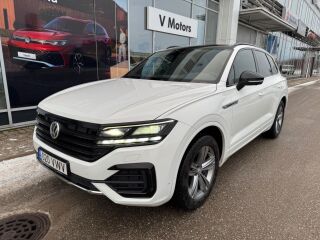 Volkswagen Touareg R-line 3.0 V6 170кВ