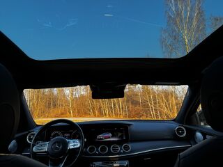 Mercedes-Benz E 300 AMG / Pano / Burmester / AIRMATIC 2.0 225кВ