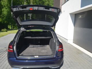 Mercedes-Benz C 200 9G tronic facelift 2 ekraani Led-esituled 2.0 110kW