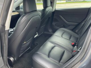 Tesla Model 3 153кВ