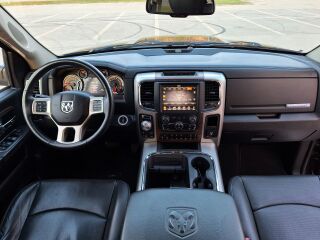 Dodge RAM 1500 Laramie 5.7 V8 295kW