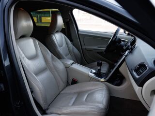 Volvo S60 City Safety 2.0 R5 D3 120kW