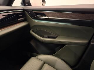 Porsche Macan 4 300кВ