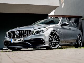 Mercedes-Benz C 63 AMG Biturbo 4.0 V8 350kW