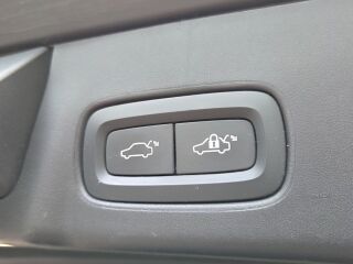Volvo V90 AWD MY2018 2.0 R4 140kW