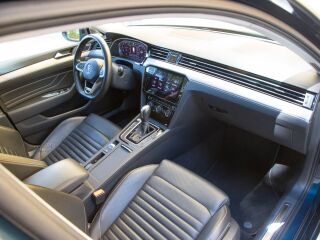 Volkswagen Passat R-Line Variant 4Motion 2.0 BIT TDI 176кВ