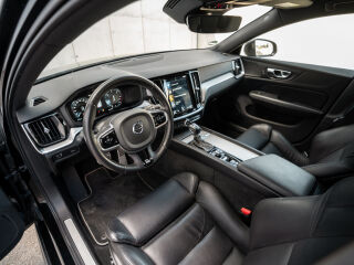 Volvo V60 D4 AWD R-Design 2.0 140kW