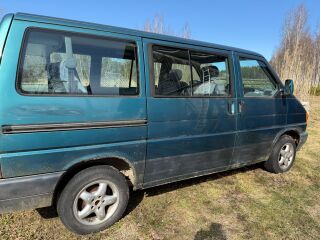 Volkswagen Multivan 2.4 57кВ