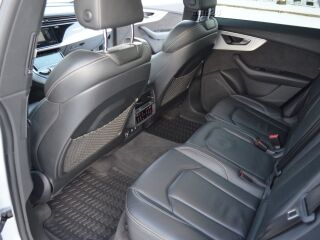 Audi Q8 S-Line 3.0 210кВ