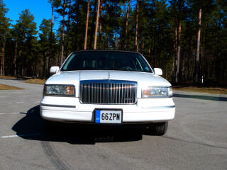 Lincoln Town Car Signature Series 4.6 V8 157kW