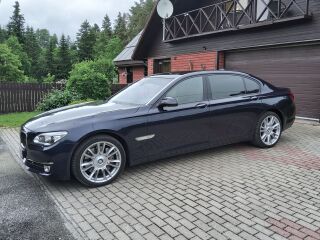 BMW 750 Individual xDrive long 4.4 330kW
