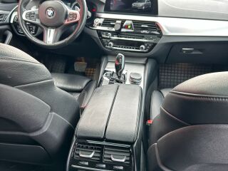 BMW 530 xDrive M Sportpakett 3.0 195kW