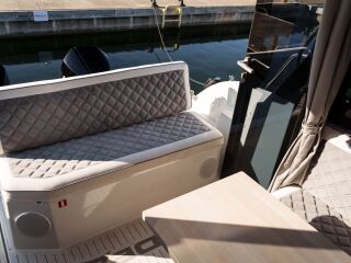 Grandezza 30 OB 2 x 250 hj Mercury V8